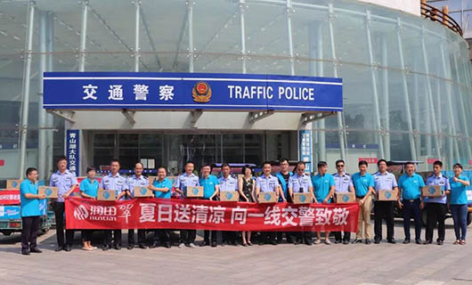 江西潤(rùn)田為交警送水活動(dòng) 江西潤(rùn)田為交警送水活動(dòng)
